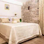 Apartment In Diocletian Palace