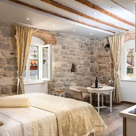 In Diocletian Palace * Сплит