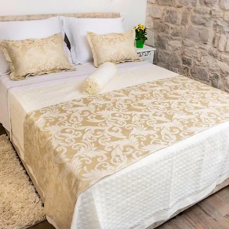 Apartment In Diocletian Palace *