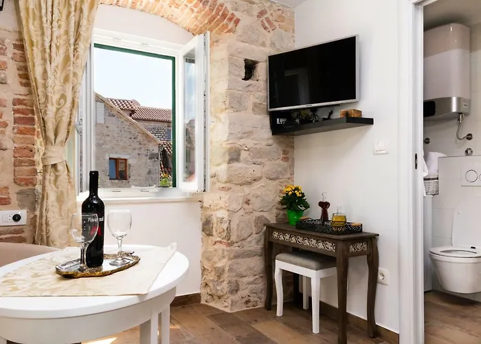 Daire In Diocletian Palace Split